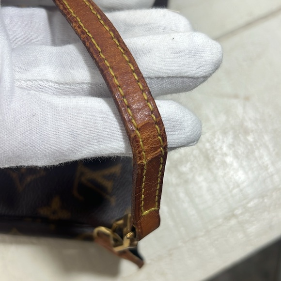 Louis Vuitton Pouch Bag Pochette Monogram - Picture 13 of 16